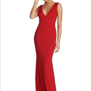 BNWT Windsor Bright Red Mermaid Long Fitted Dress